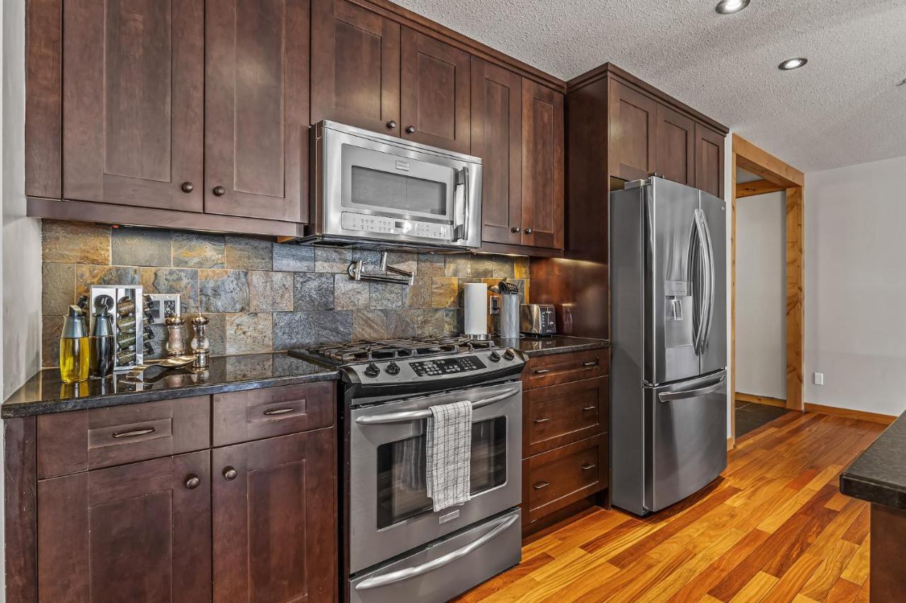 3 Bedroom Condo By Canadian Rockies Vacation Rentals Canmore Kültér fotó