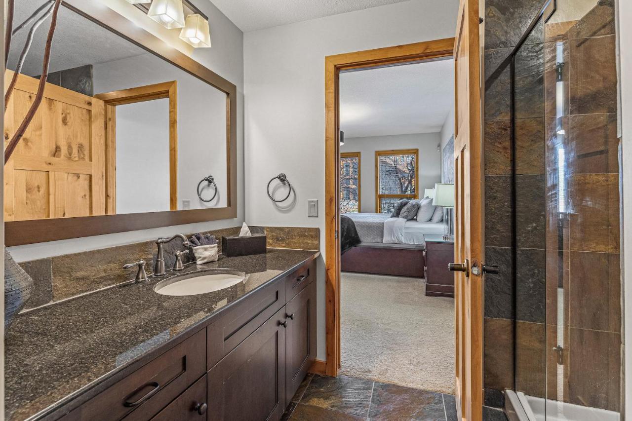 3 Bedroom Condo By Canadian Rockies Vacation Rentals Canmore Kültér fotó