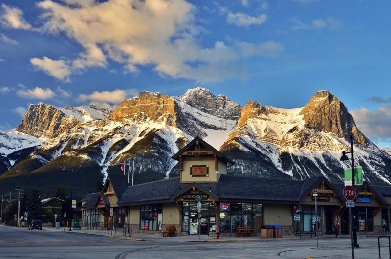 3 Bedroom Condo By Canadian Rockies Vacation Rentals Canmore Kültér fotó