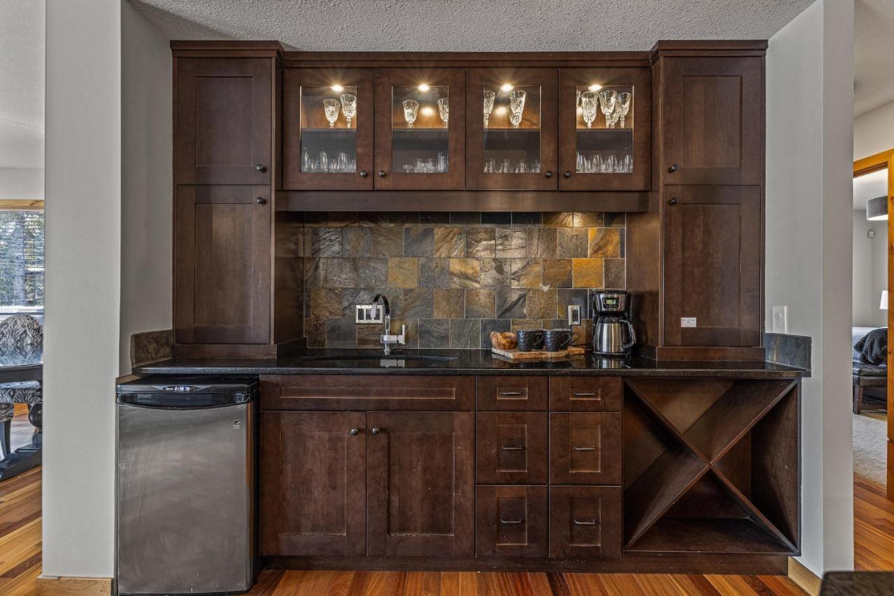 3 Bedroom Condo By Canadian Rockies Vacation Rentals Canmore Kültér fotó
